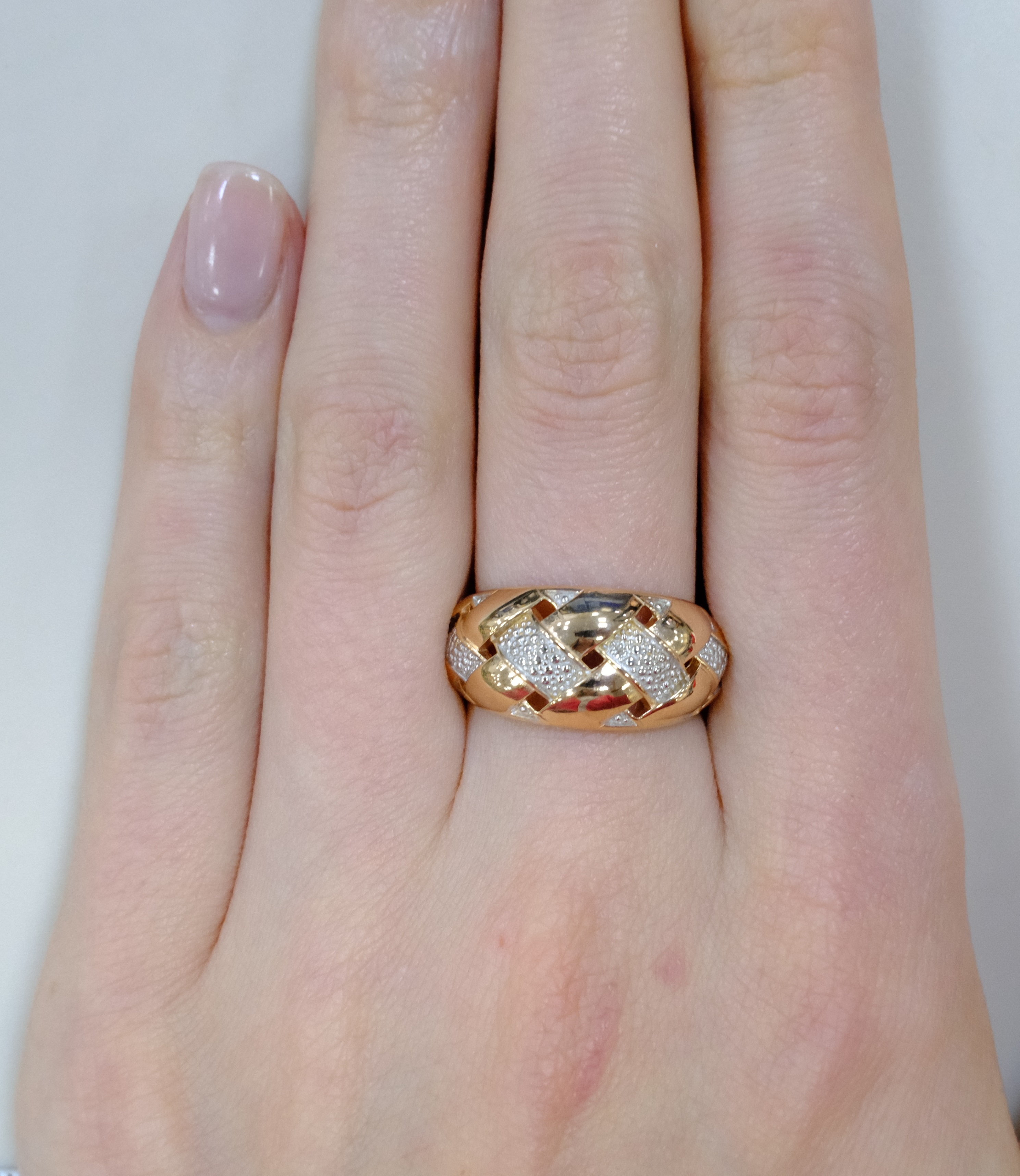 Серебряное кольцо с бриллиантом